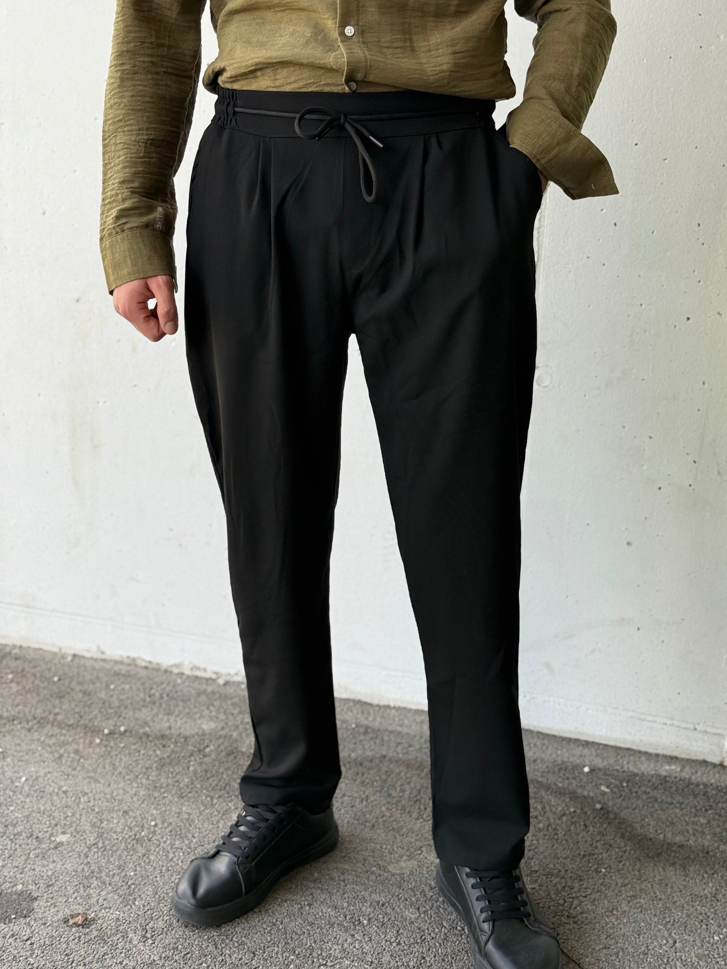 Elegante schwarze Stoffhose