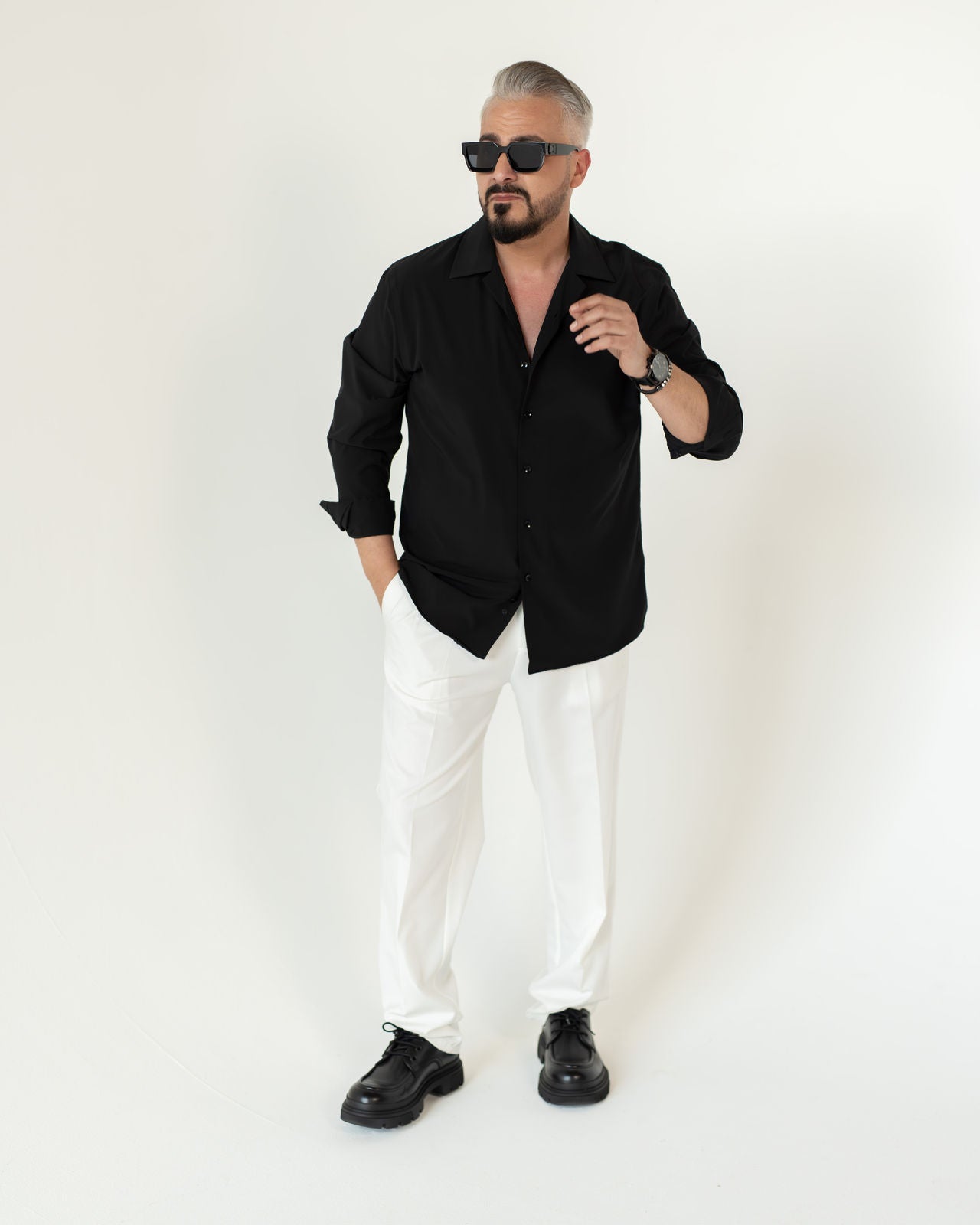 Caverno Look 04 - Schwarz & Ecru