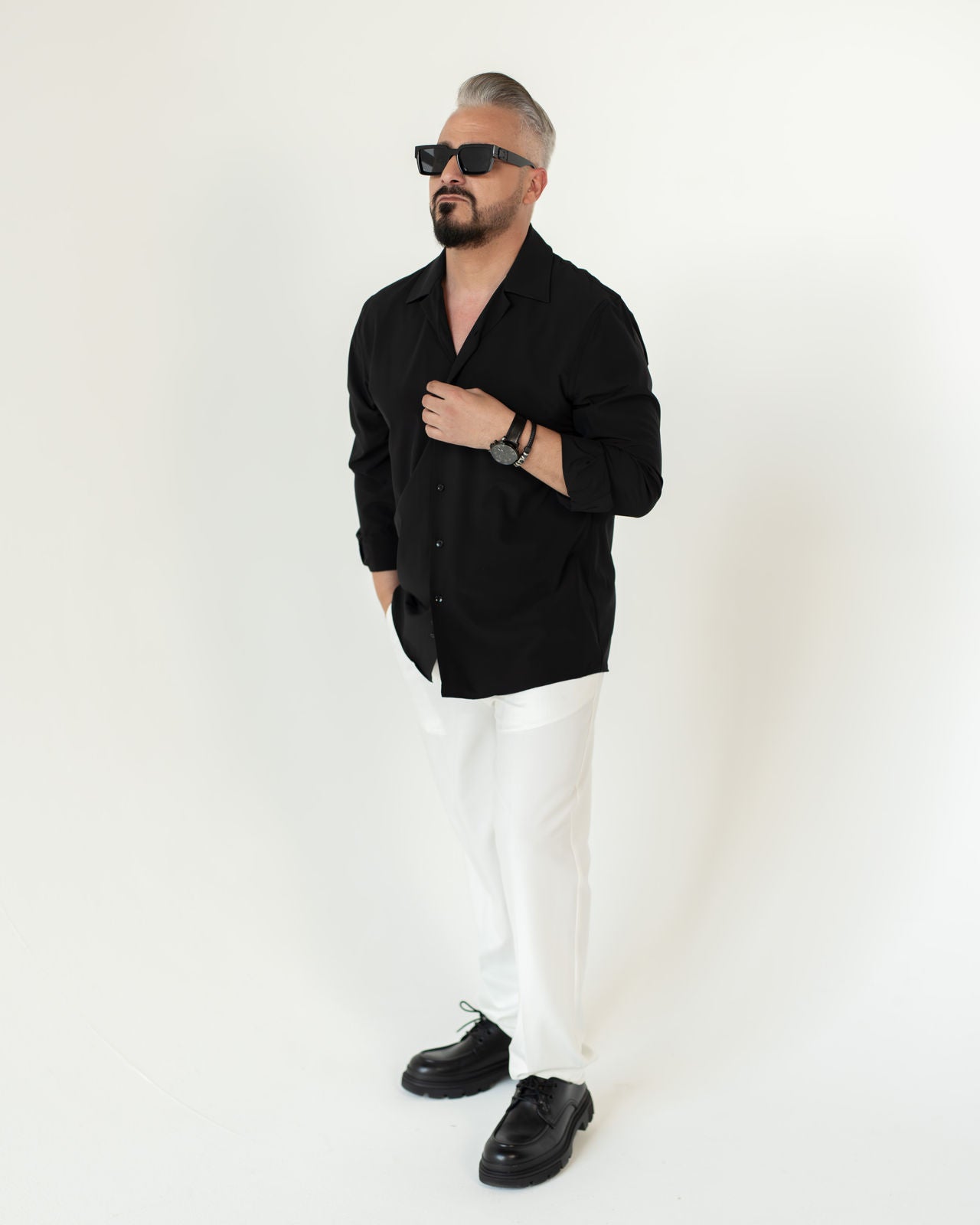 Caverno Look 04 - Schwarz & Ecru