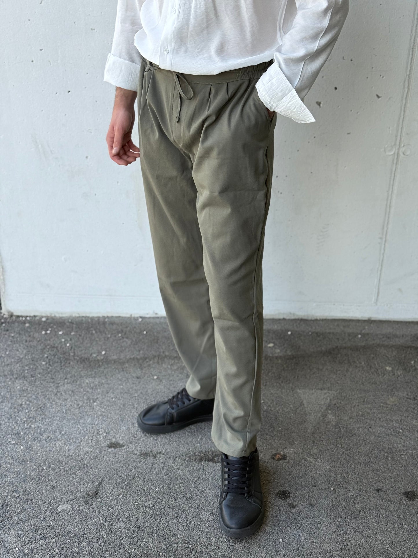 Leichte Stoffhose – Olivgrün