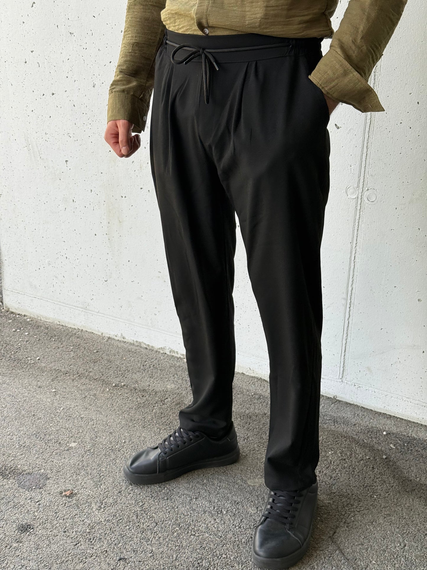 Elegante schwarze Stoffhose