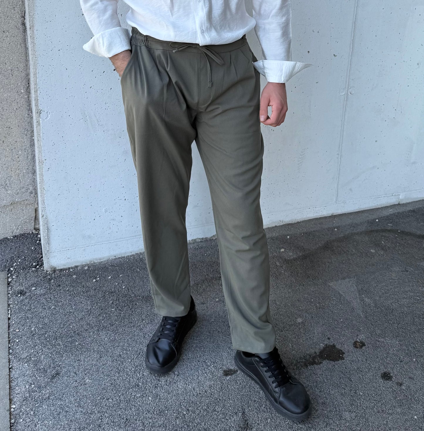 Leichte Stoffhose – Olivgrün