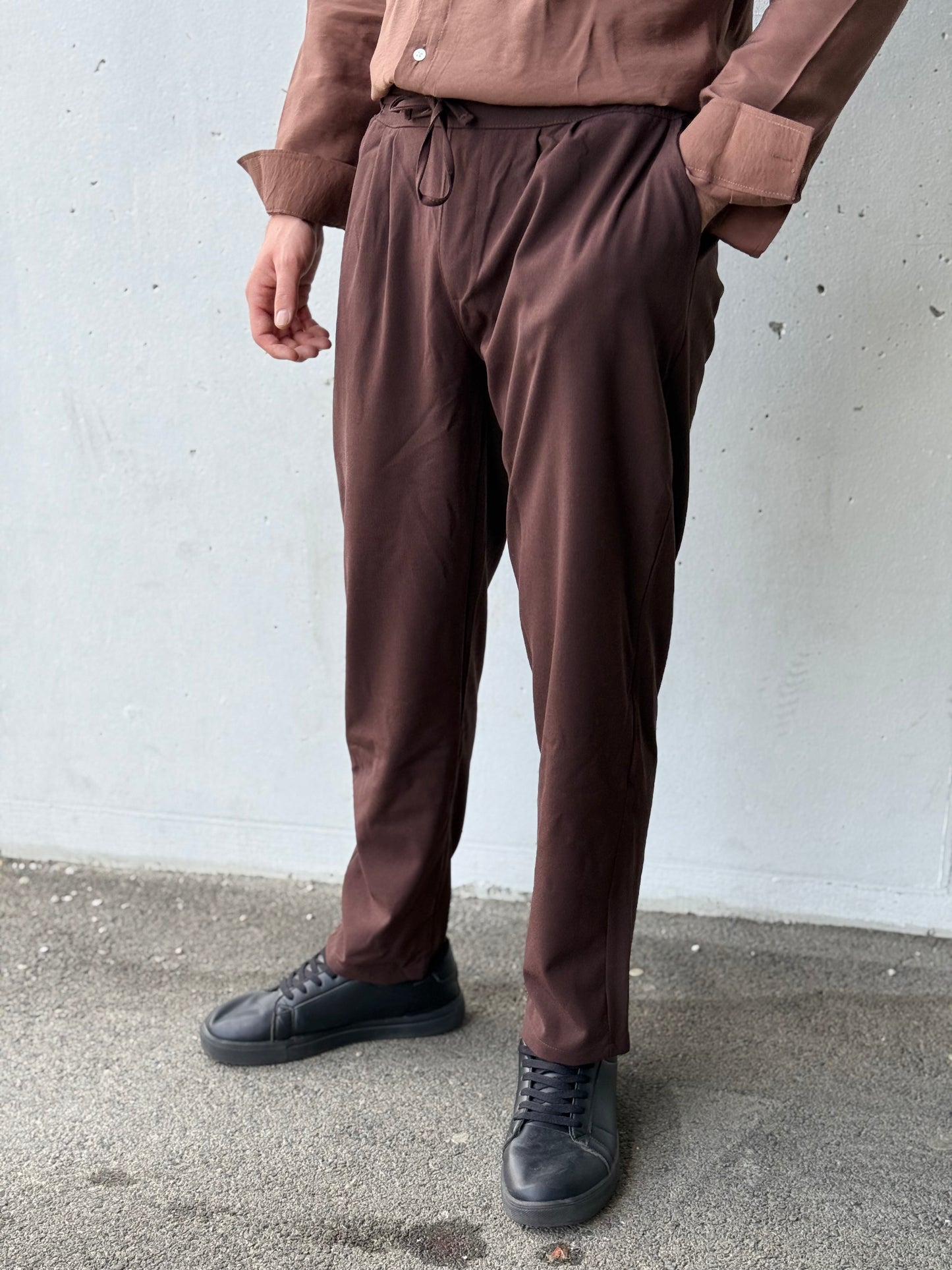 Leichte Stoffhose – Dunkelbraun