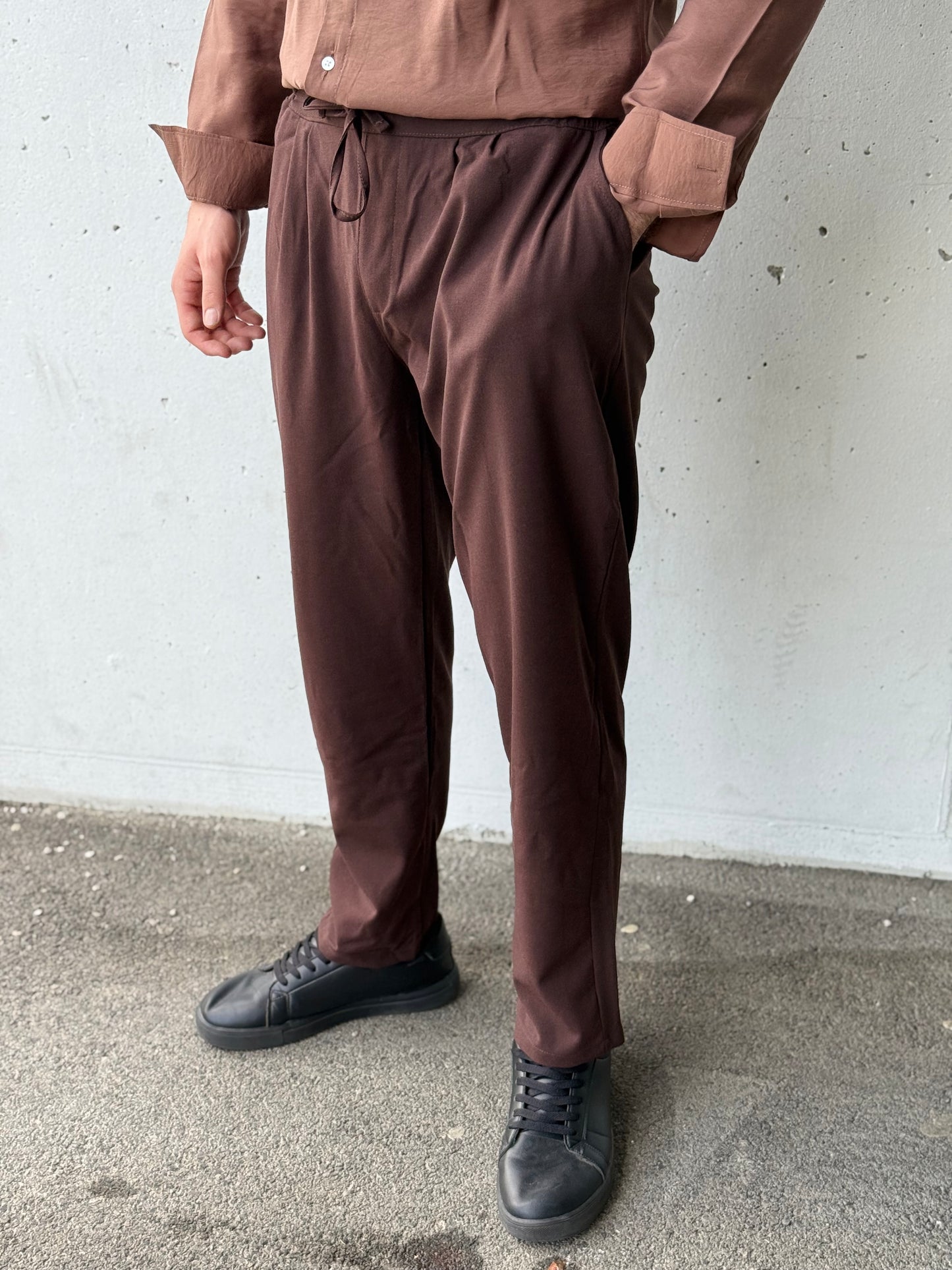 Leichte Stoffhose – Dunkelbraun