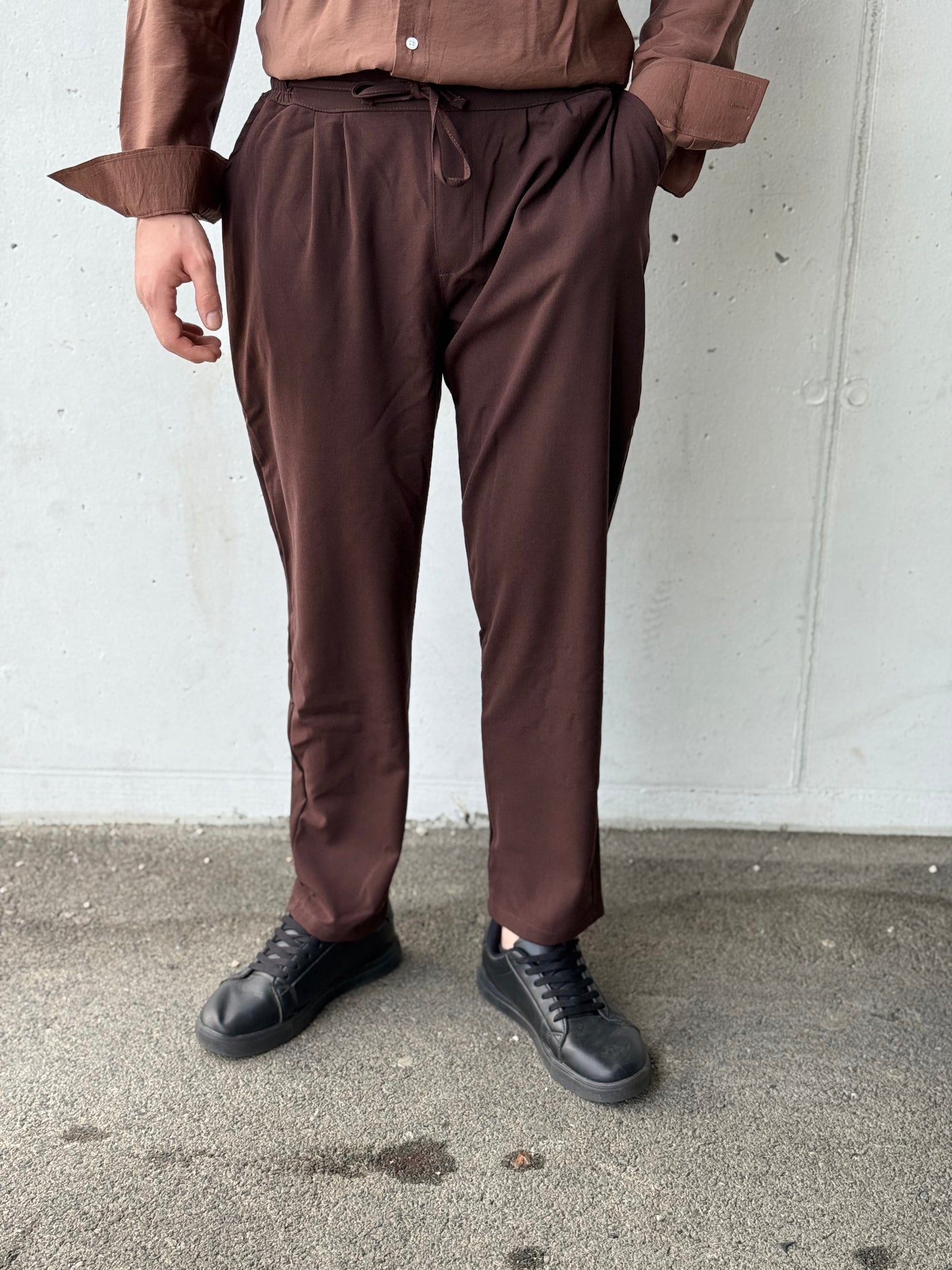 Leichte Stoffhose – Dunkelbraun